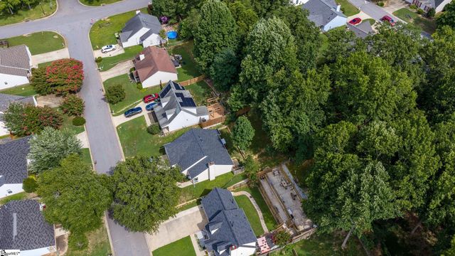 109 W Fall River Way, Simpsonville, SC 29680