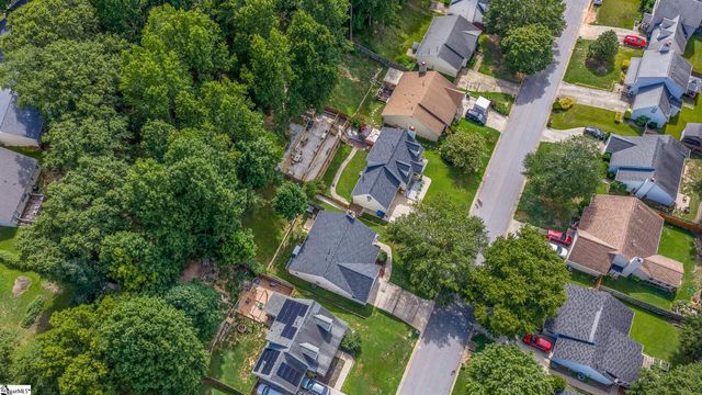 109 W Fall River Way, Simpsonville, SC 29680