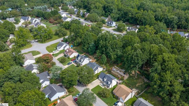 109 W Fall River Way, Simpsonville, SC 29680
