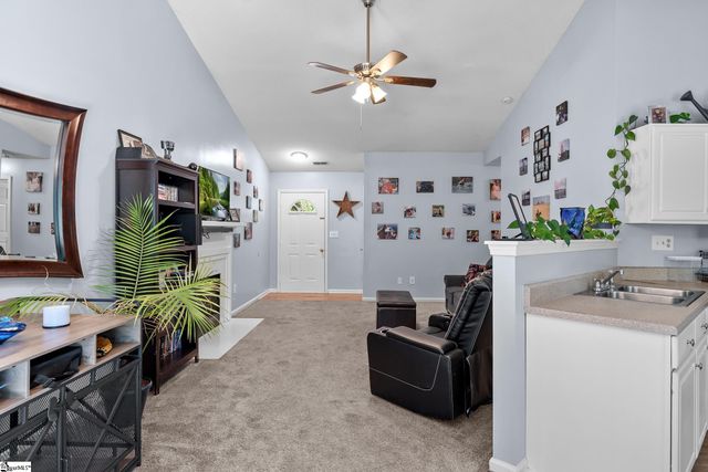 109 W Fall River Way, Simpsonville, SC 29680