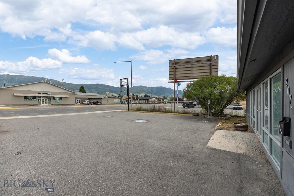 2071 Harrison, Butte, MT 59701 — photo 3