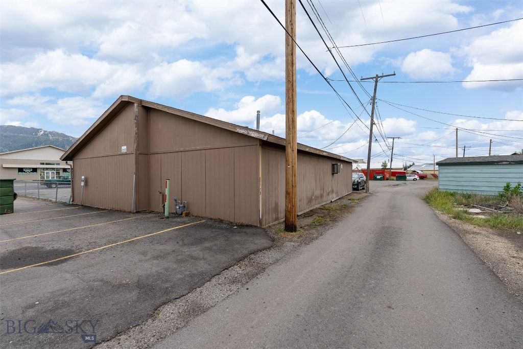 2071 Harrison, Butte, MT 59701 — photo 4
