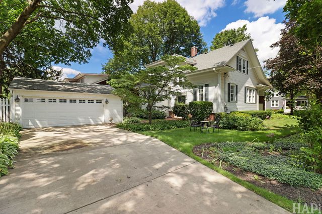 335 E Liberty Street, Barrington, IL 60010