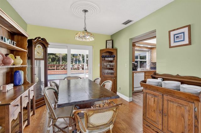 431 Vicksburg Ter, Plantation, FL 33325