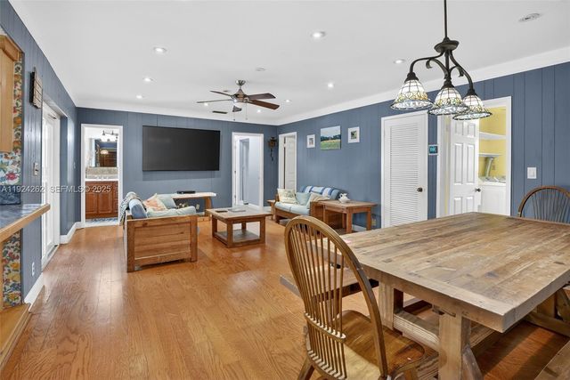 431 Vicksburg Ter, Plantation, FL 33325