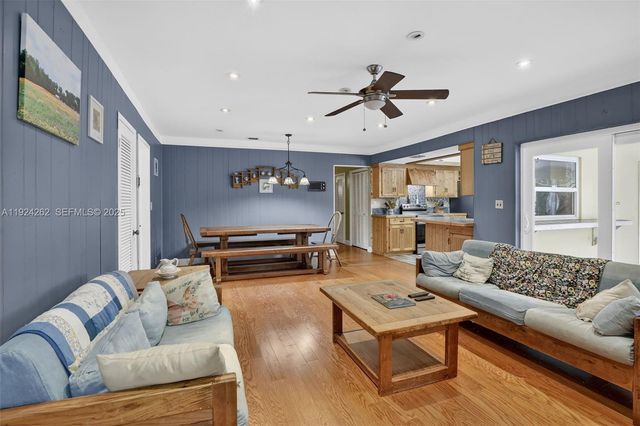 431 Vicksburg Ter, Plantation, FL 33325