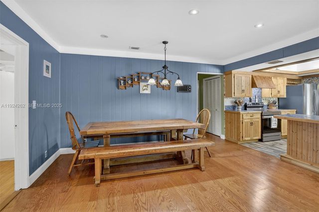 431 Vicksburg Ter, Plantation, FL 33325