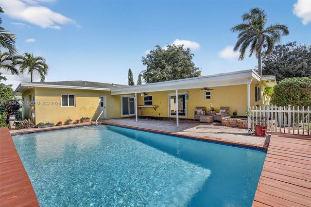 431 Vicksburg Ter, Plantation, FL 33325