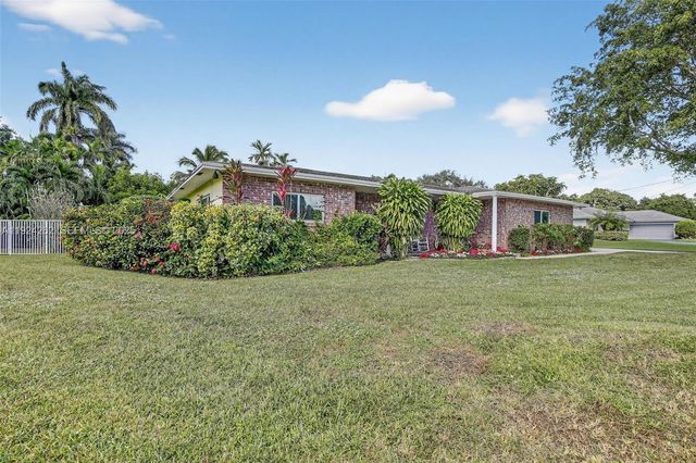 431 Vicksburg Ter, Plantation, FL 33325