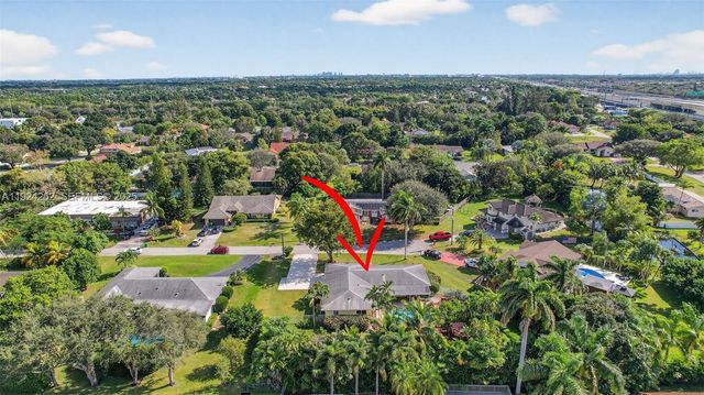 431 Vicksburg Ter, Plantation, FL 33325