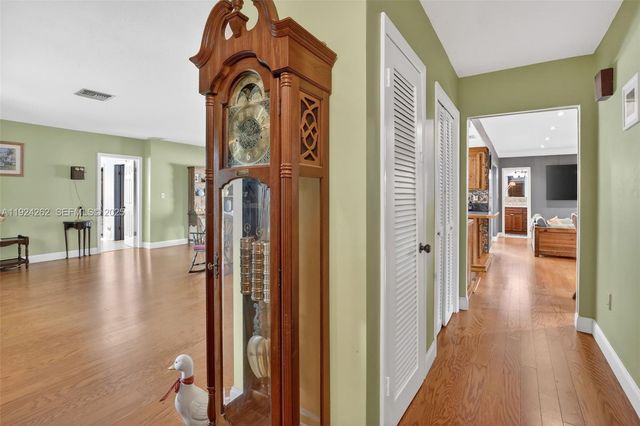 431 Vicksburg Ter, Plantation, FL 33325