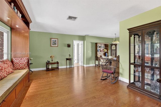 431 Vicksburg Ter, Plantation, FL 33325