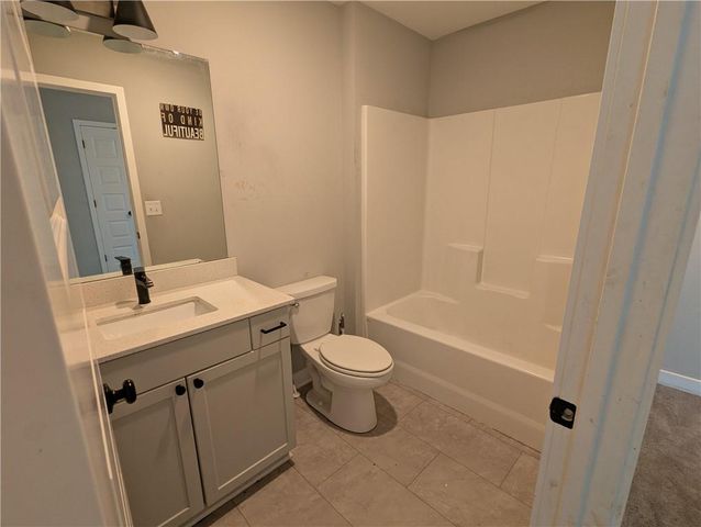 8816 SW 9th Street, Blue Springs, MO 64064