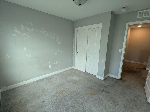 8816 SW 9th Street, Blue Springs, MO 64064