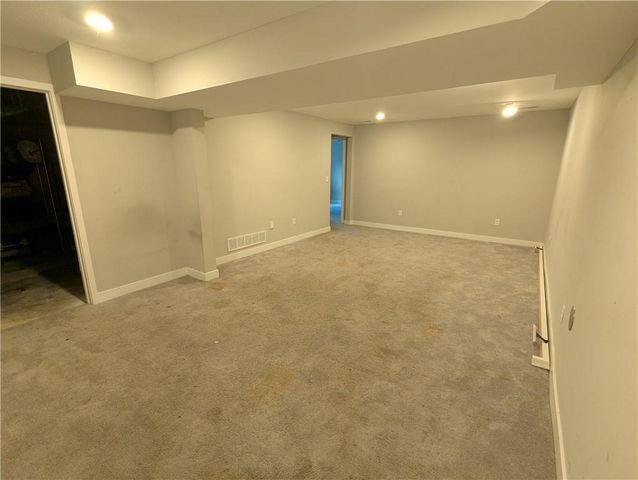 8816 SW 9th Street, Blue Springs, MO 64064