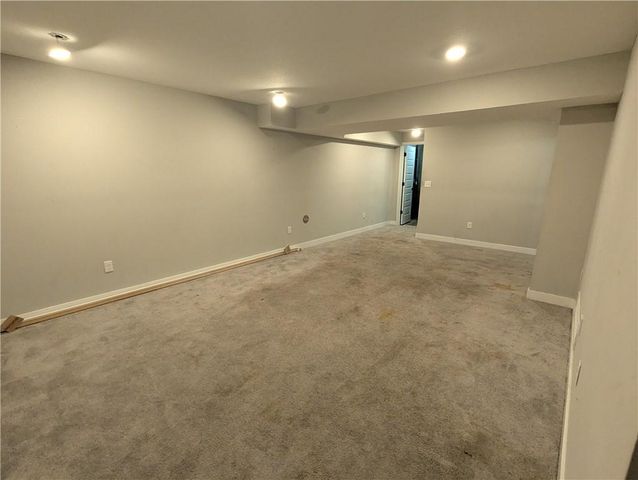 8816 SW 9th Street, Blue Springs, MO 64064