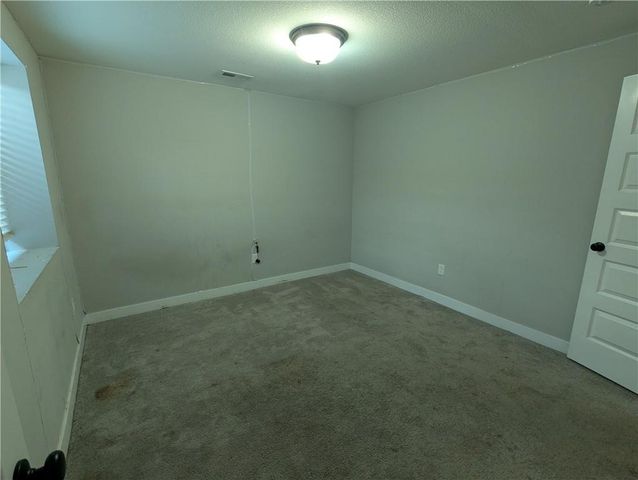 8816 SW 9th Street, Blue Springs, MO 64064