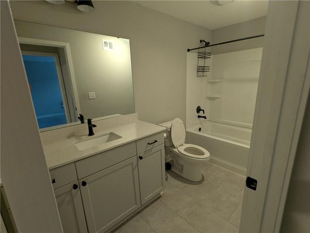 8816 SW 9th Street, Blue Springs, MO 64064