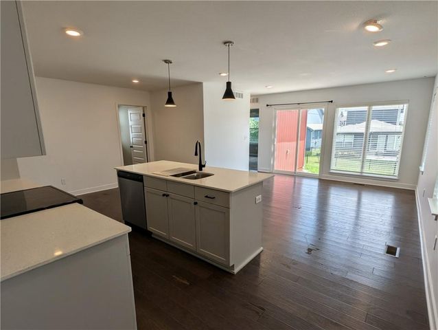 8816 SW 9th Street, Blue Springs, MO 64064