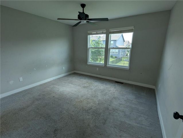 8816 SW 9th Street, Blue Springs, MO 64064