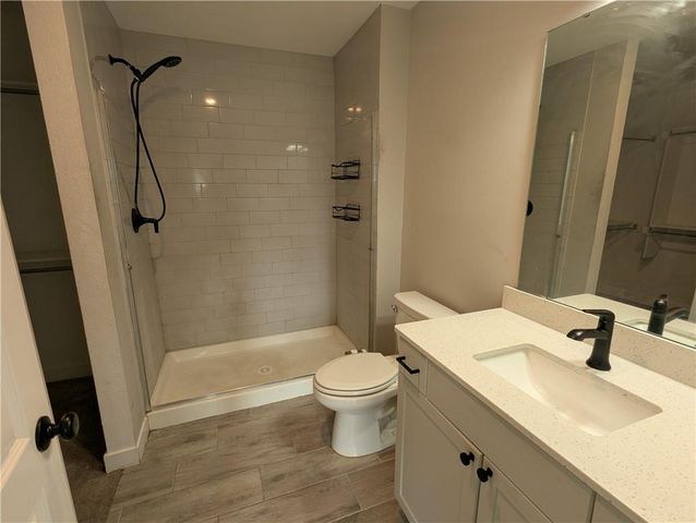 8816 SW 9th Street, Blue Springs, MO 64064