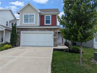 8816 SW 9th Street, Blue Springs, MO 64064