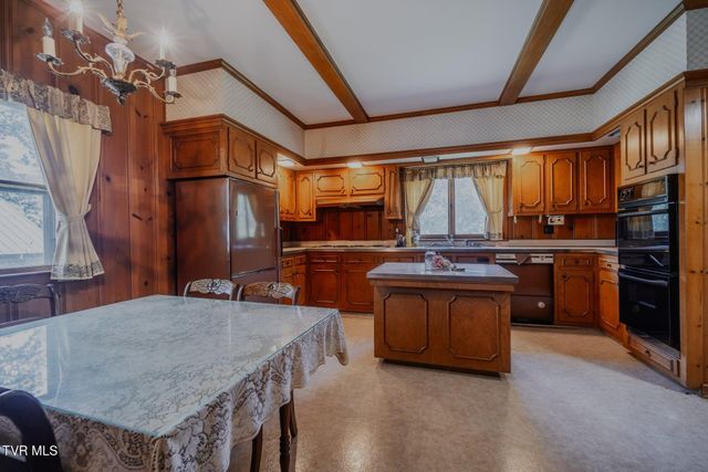 438 East Main Street, Rogersville, TN 37857