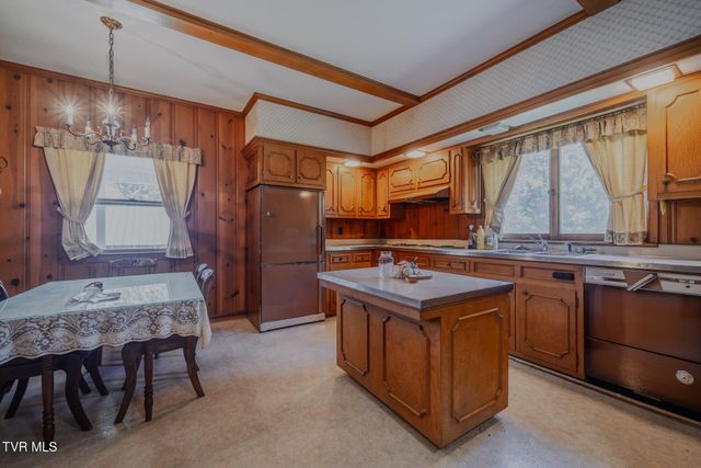 438 East Main Street, Rogersville, TN 37857