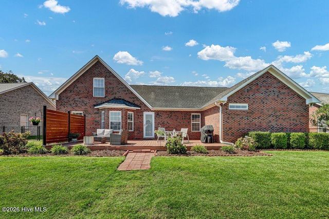 7115 Brittany Lakes Drive, Wilmington, NC 28411