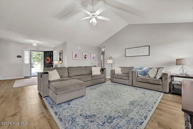 7115 Brittany Lakes Drive, Wilmington, NC 28411