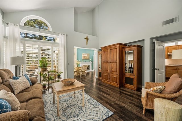 860 E Chisholm Court, Brea, CA 92821