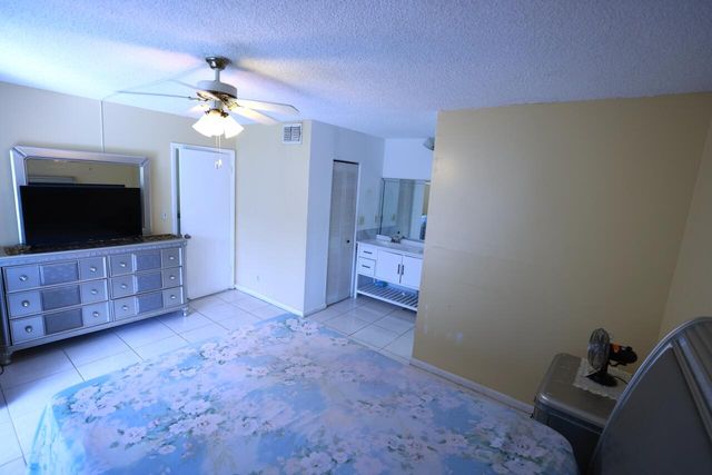 6570 Royal Palm Boulevard 106j, Margate, FL 33063