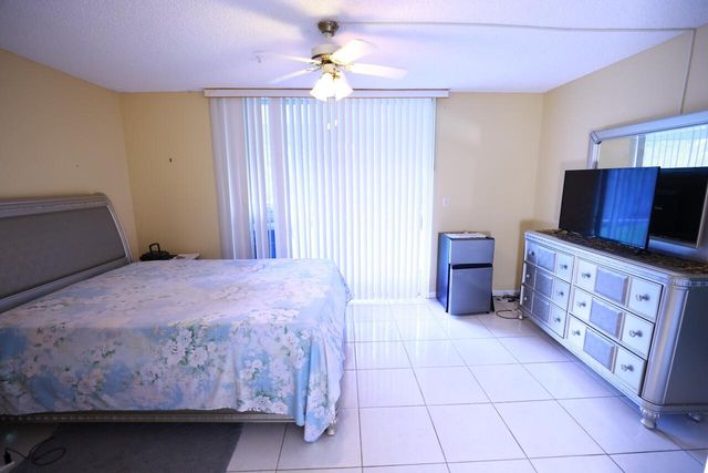 6570 Royal Palm Boulevard 106j, Margate, FL 33063