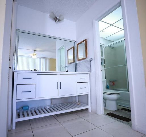 6570 Royal Palm Boulevard 106j, Margate, FL 33063