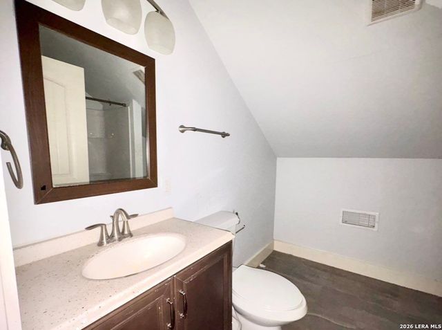 519 Enchanted River Dr, Bandera, TX 78003