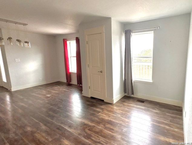 519 Enchanted River Dr, Bandera, TX 78003