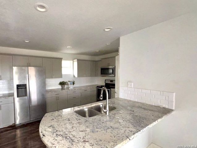 519 Enchanted River Dr, Bandera, TX 78003