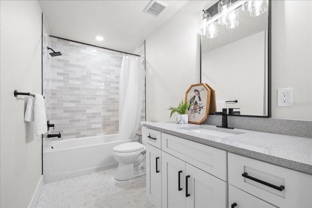 801 NW 37TH DRIVE, Gainesville, FL 32605