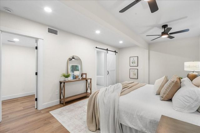 801 NW 37TH DRIVE, Gainesville, FL 32605