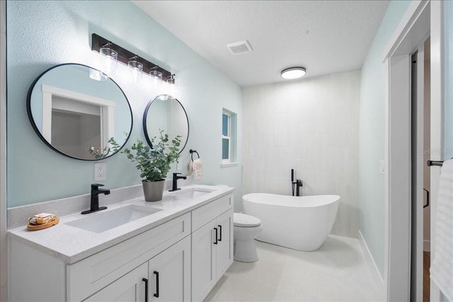 801 NW 37TH DRIVE, Gainesville, FL 32605