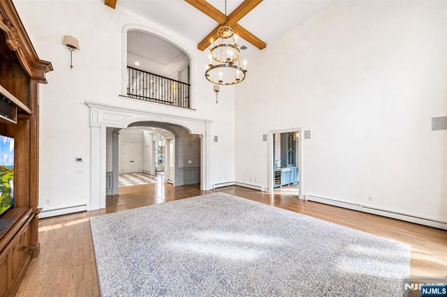 2 Alford Drive, Saddle River, NJ 07458
