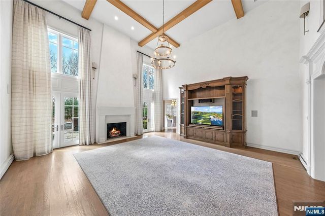 2 Alford Drive, Saddle River, NJ 07458