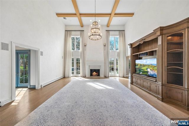 2 Alford Drive, Saddle River, NJ 07458