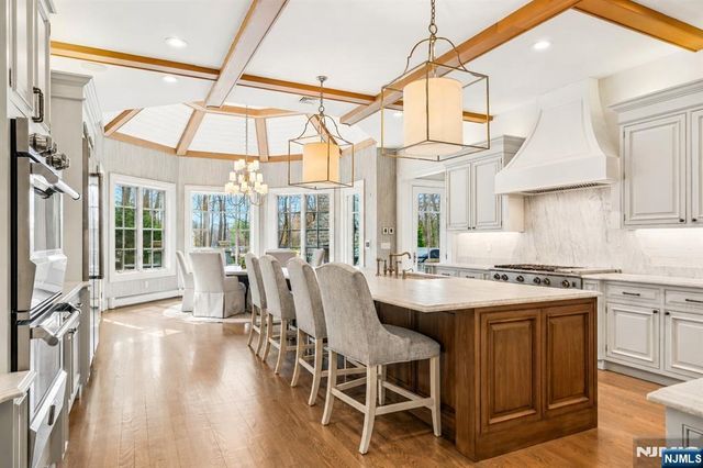 2 Alford Drive, Saddle River, NJ 07458