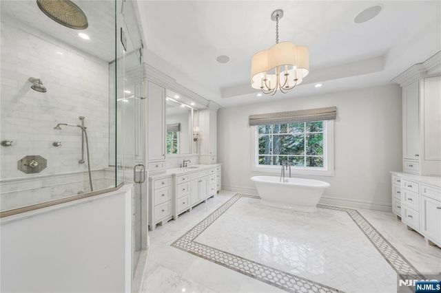 2 Alford Drive, Saddle River, NJ 07458