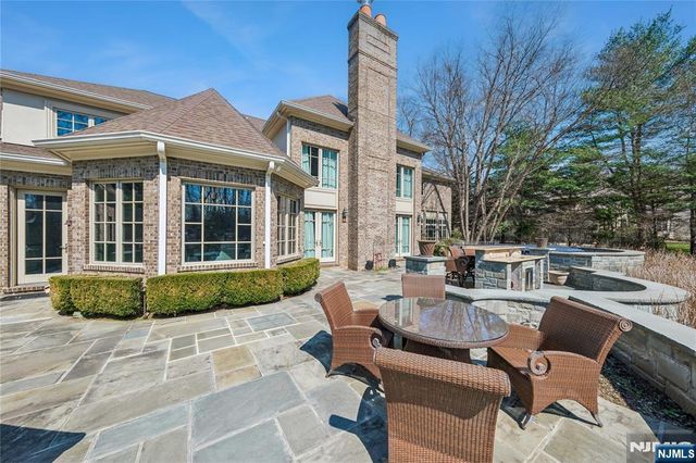 2 Alford Drive, Saddle River, NJ 07458