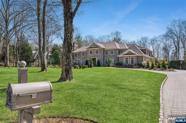 2 Alford Drive, Saddle River, NJ 07458
