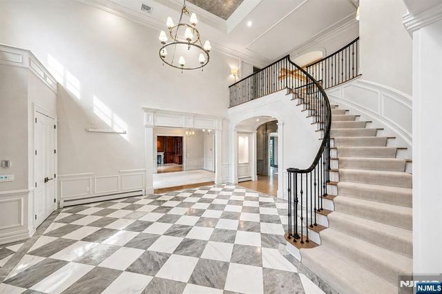 2 Alford Drive, Saddle River, NJ 07458