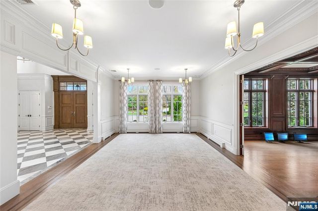 2 Alford Drive, Saddle River, NJ 07458