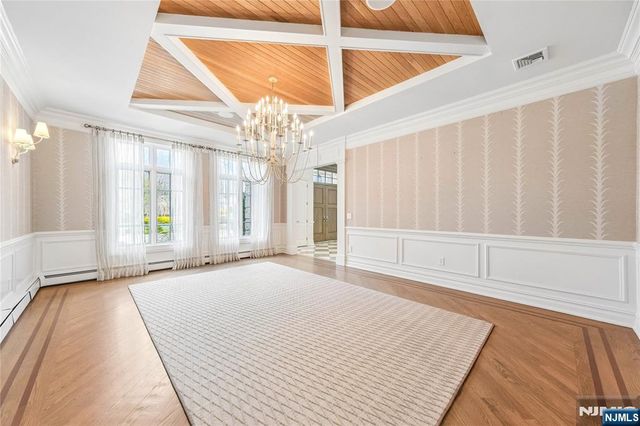 2 Alford Drive, Saddle River, NJ 07458